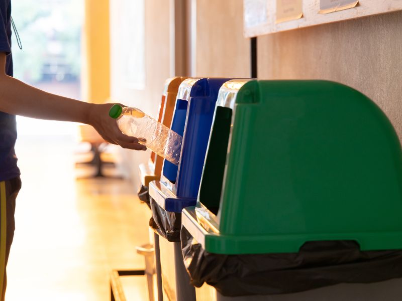 Tempat Sampah Outdoor